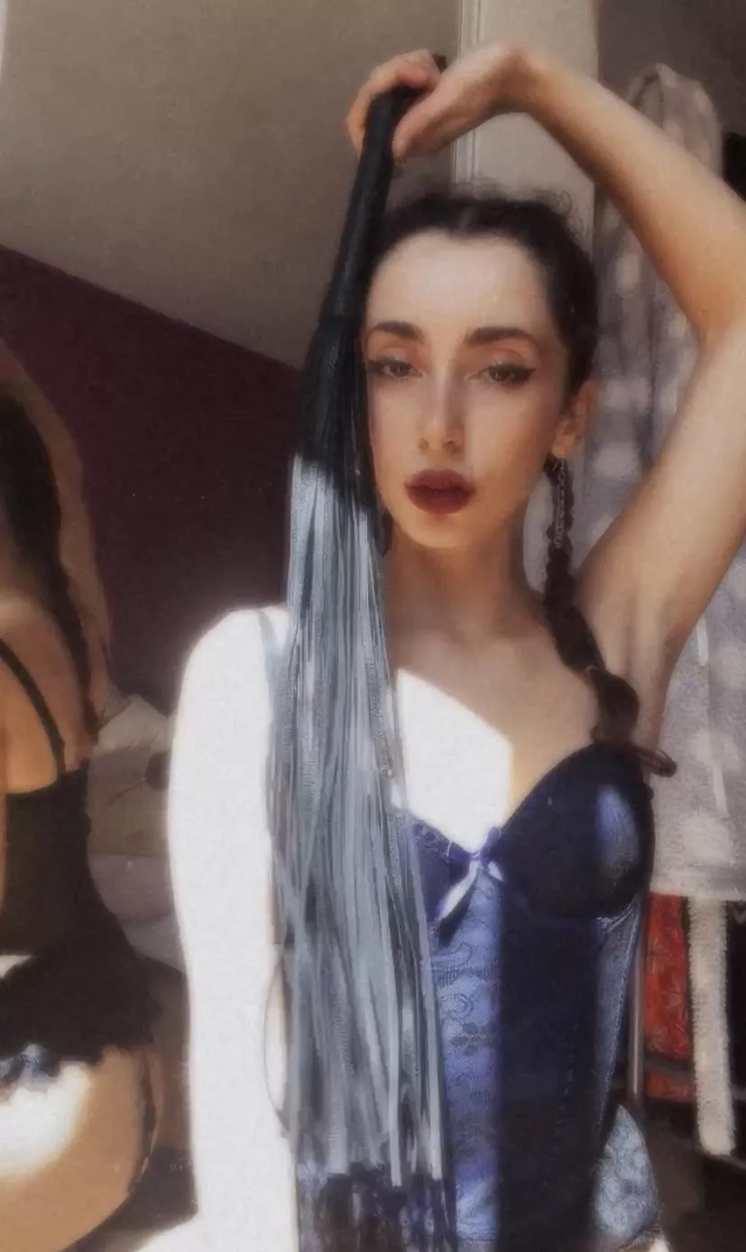 si HI if you wanna be a good bitch to this bad mistress [domme] 🔥