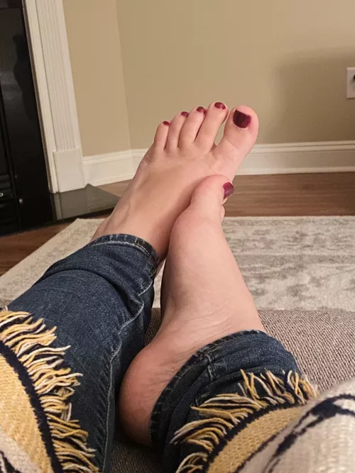 Snuggled up, trying to make the weekend last just a little longer 🥺