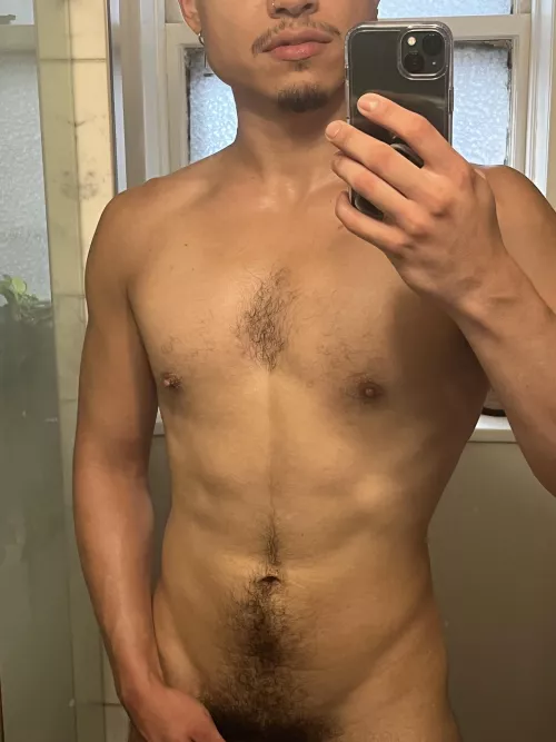 (24) Been feeling really good about my body. Let me know what you guys think. 😏