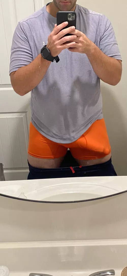 (35) a post workout bulge for y’all. Would you walk up to me at the gym?