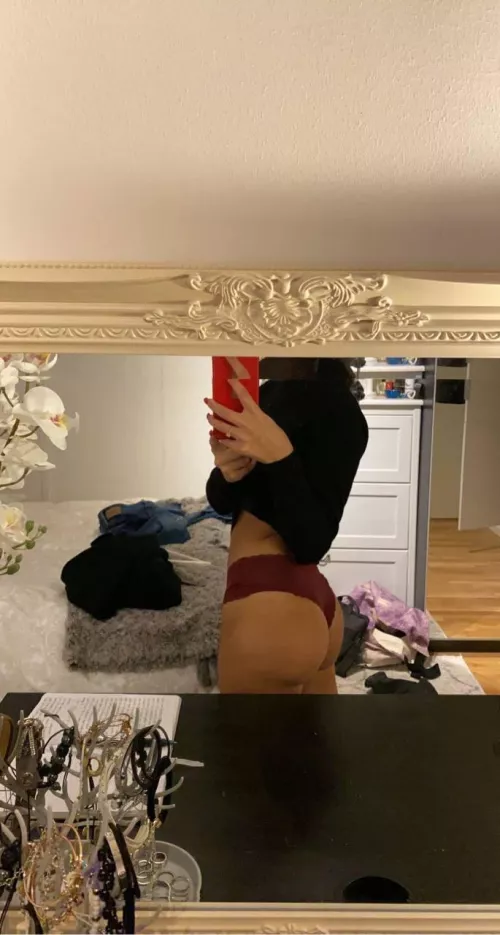 Anyone wanna jerk off to eachothers Fuck vids? Must have vids and verify! Dm me with a sample, +++ if u can Do vid call