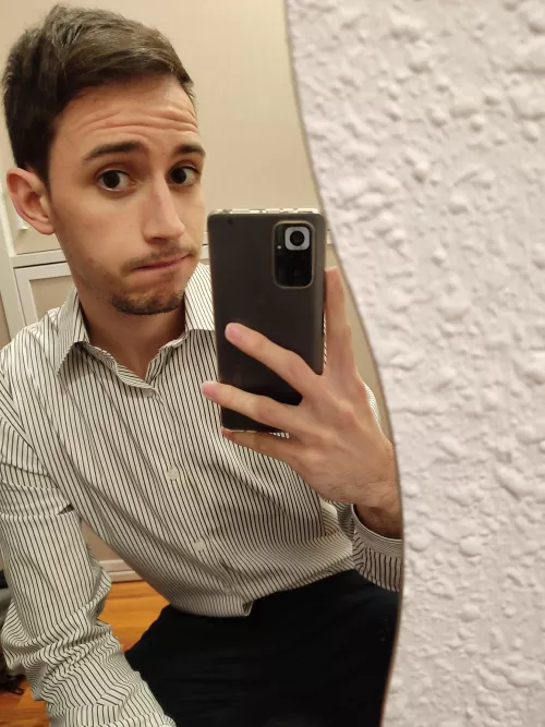 Been feeling kinda cute in my work outfit lately 🙈