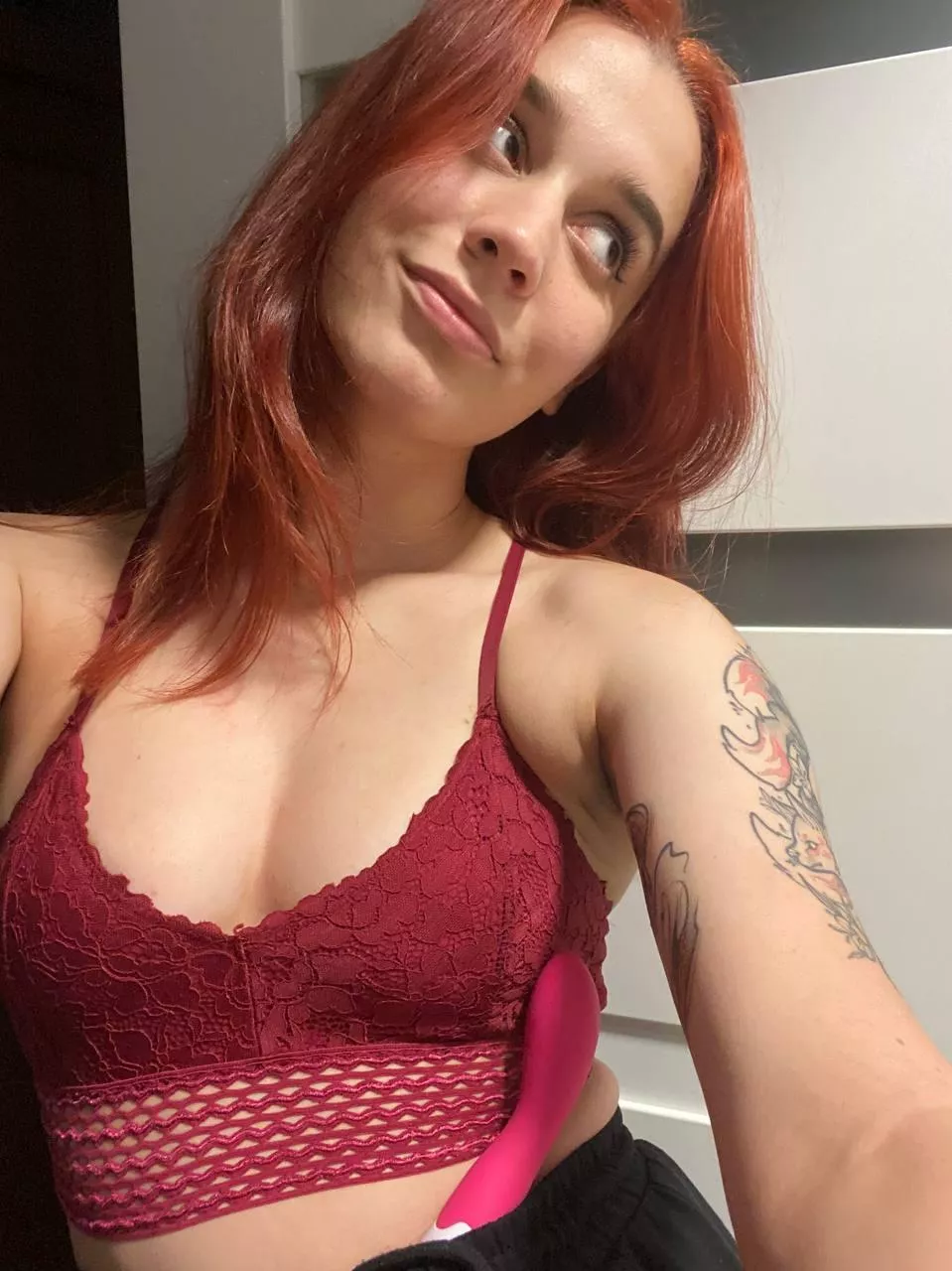 Do you like that cleavage? 😏