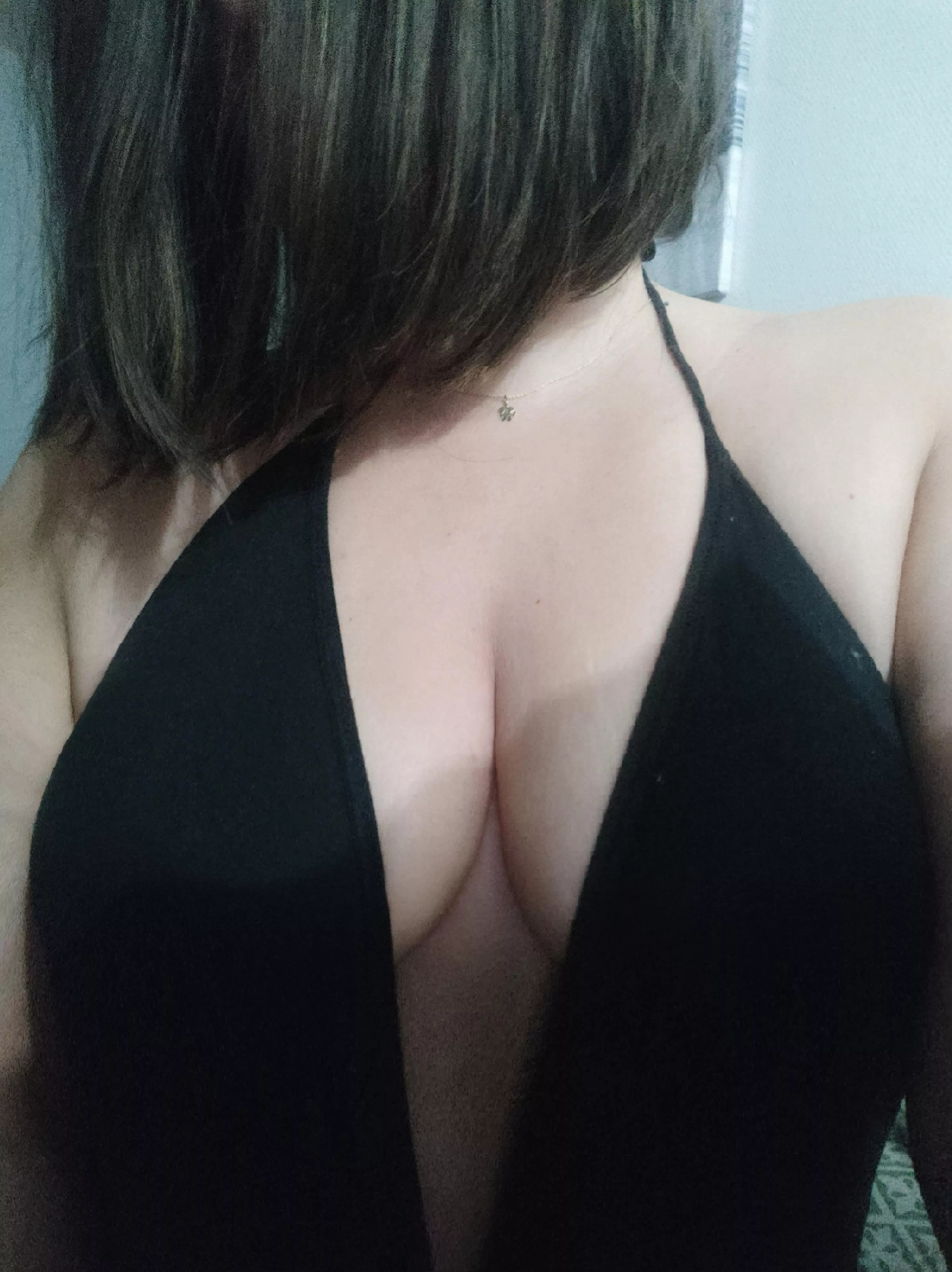 [F] I dyed my hair and noone here even noticed. I really don't know why.