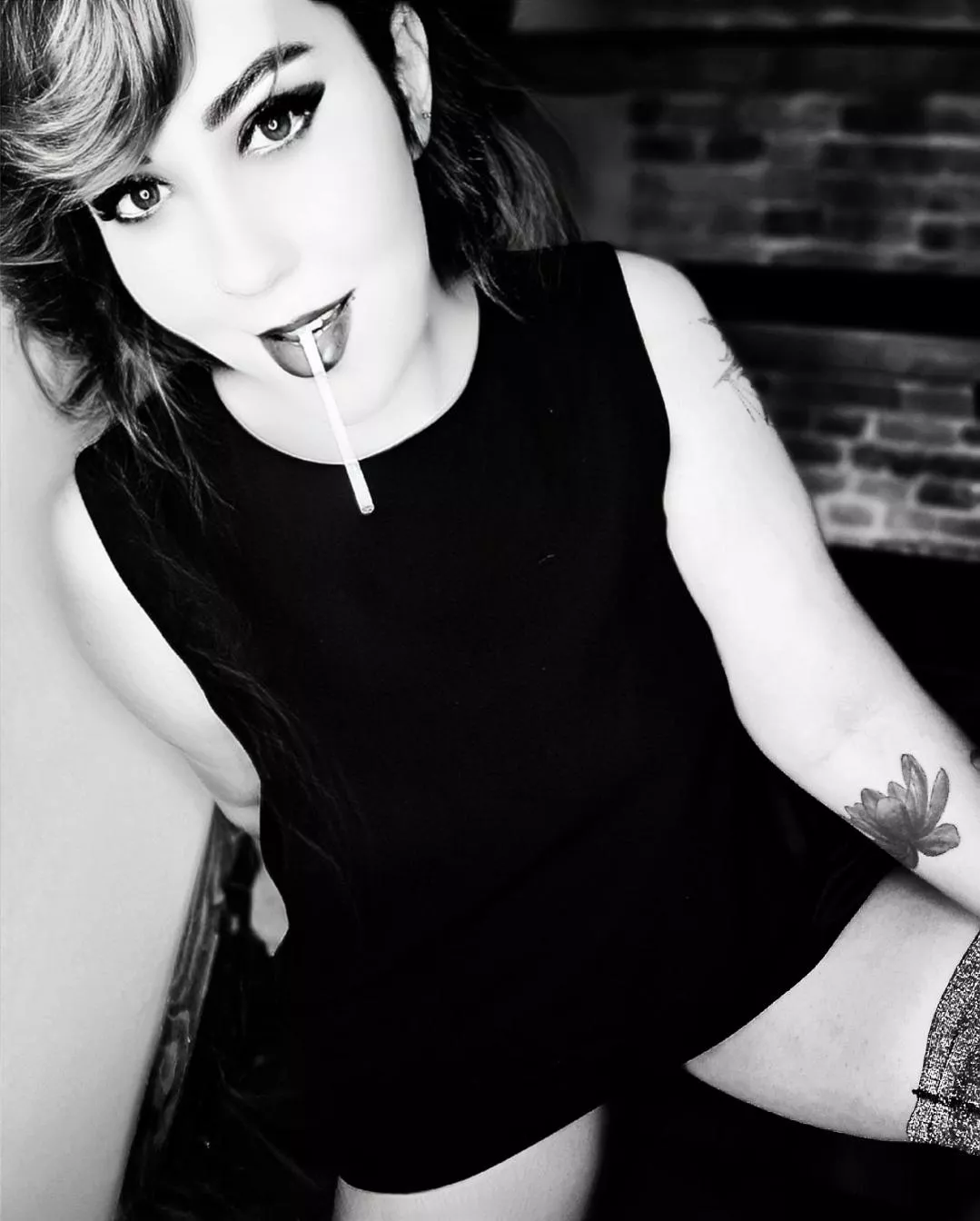 Good morning! ☕️ 🚬 ready for another day in the office 😊🥰