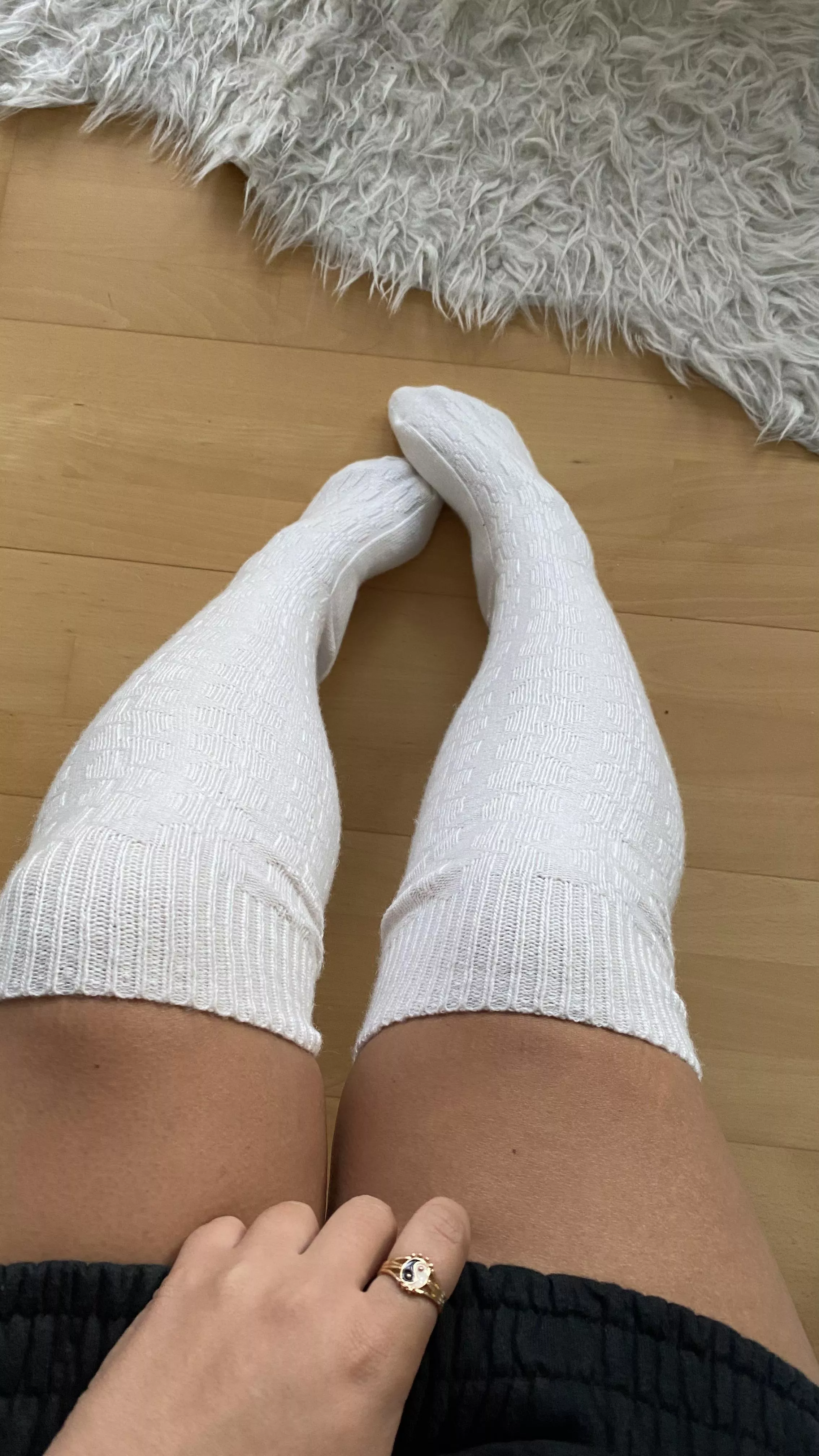 I have not seen many long socks here so i am doing you a favor 😘