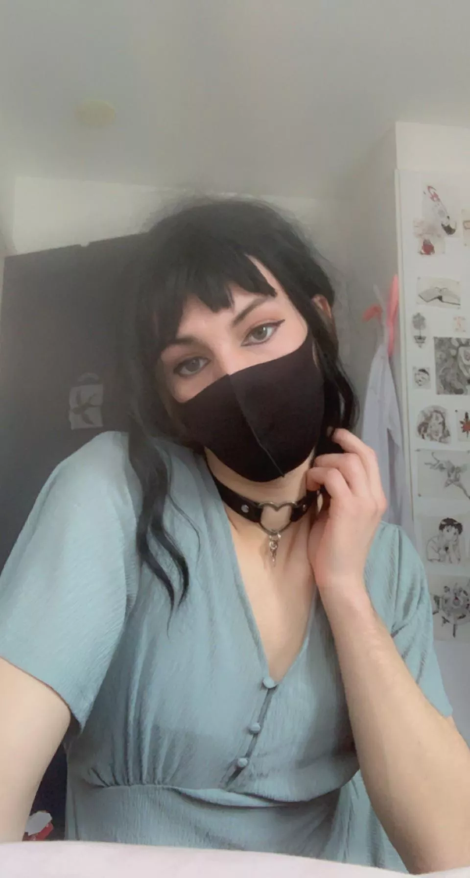 I wish Somone told me how annoying it is to do eyeliner