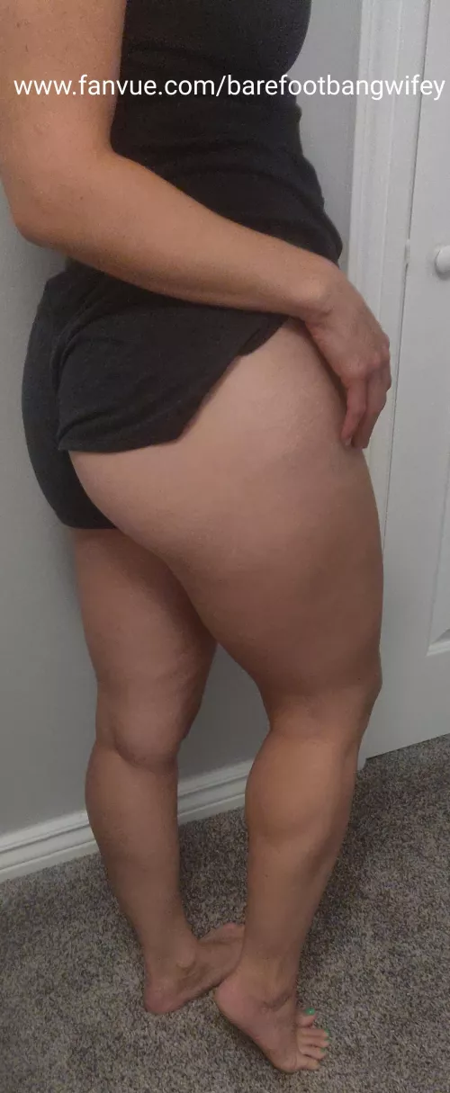 My thick mom ass. Mom/Wife 30s
