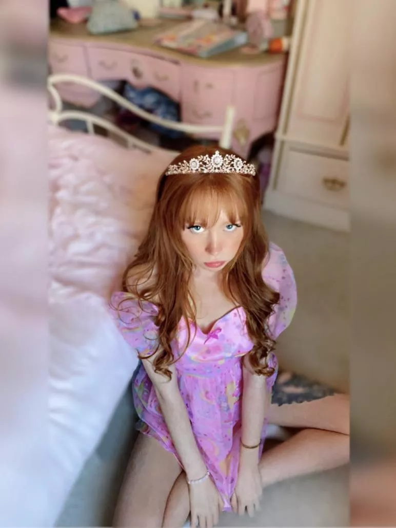 Padded + pouty pwincess ☹️👸