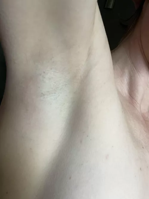 Slight glisten… lots of aroma