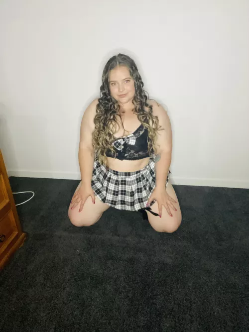 Subscribe to my onlyfans! 🔥🥰😉🥵 24 year old naughty girl