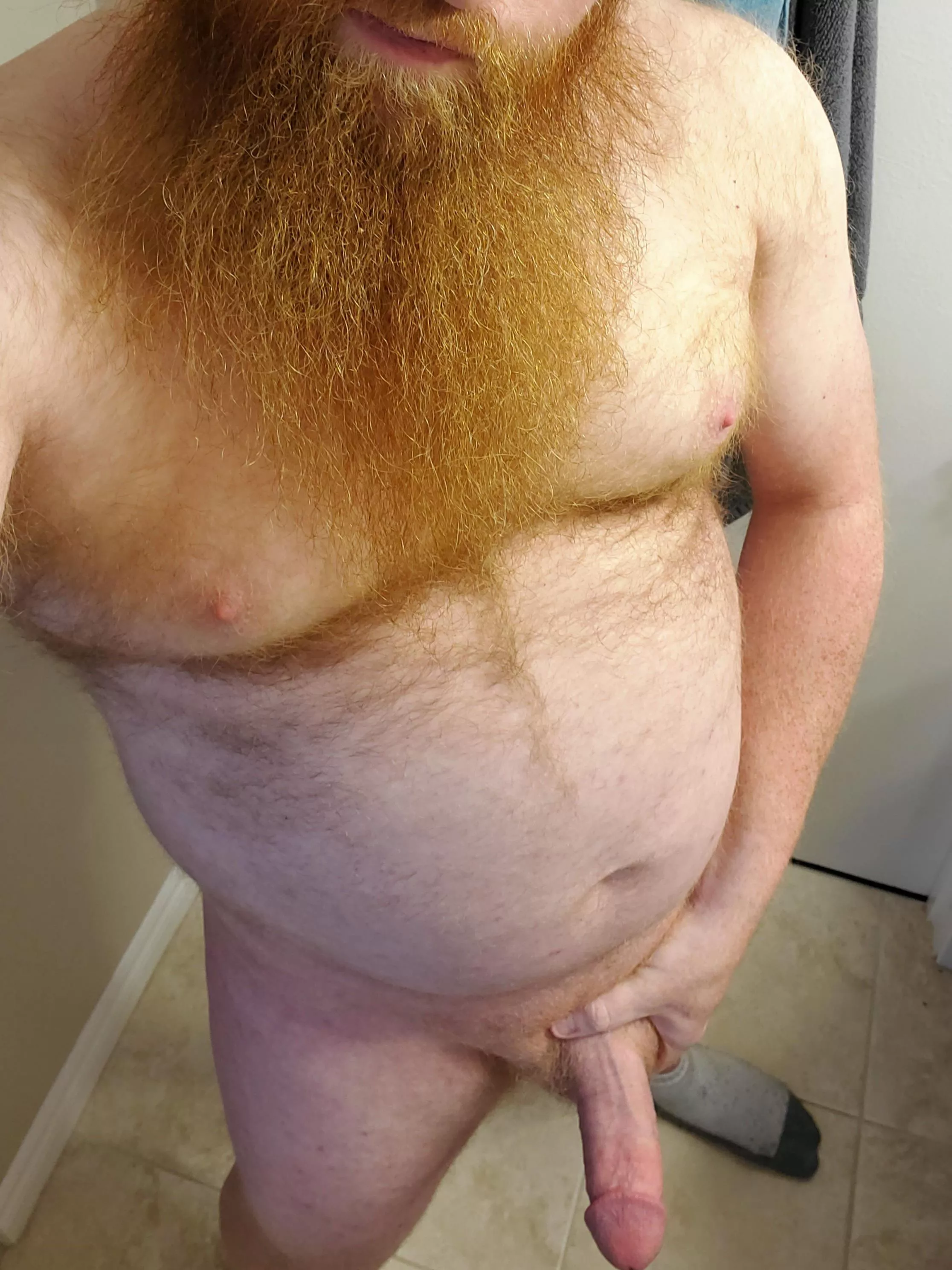 The gf wants other people to get off to my nudes, here ya go... 🙈