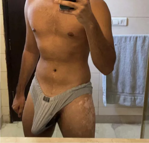 They’re so tight, my 9 inch teen cock somehow stretches out xxl briefs as well 😈 pm for more