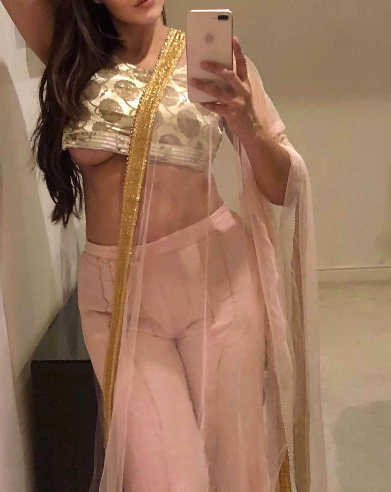 Underboob is to a man what power is to a woman...👄