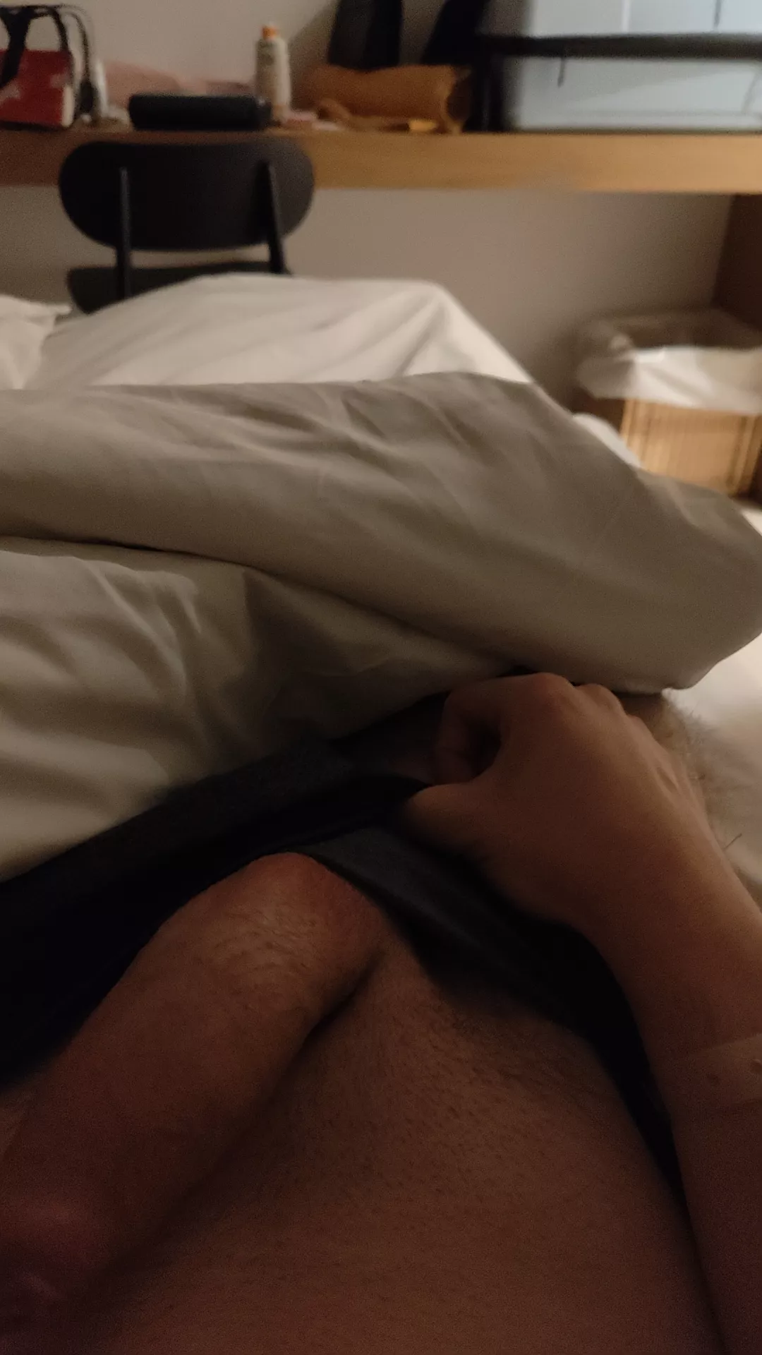 23[m4f] Gf is asleep next to me, looking for a kinky, submissive girl to keep me company 😏 Snap: AlwaysHorny1325