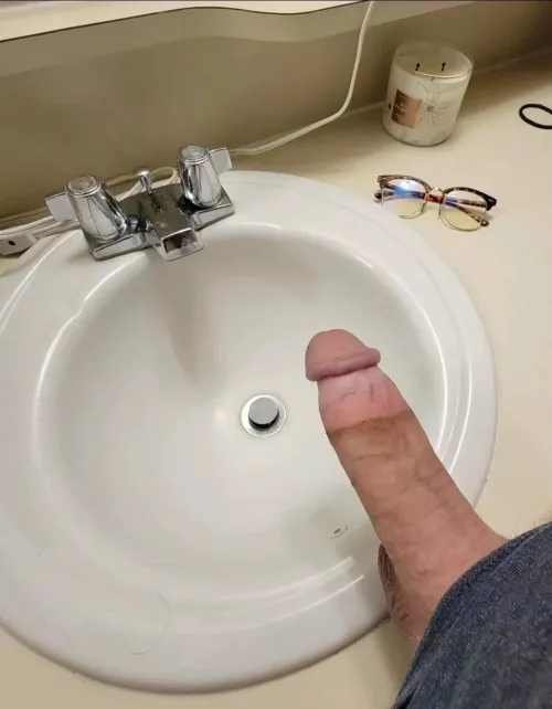 am I bigger than you? glasses for comparison lol