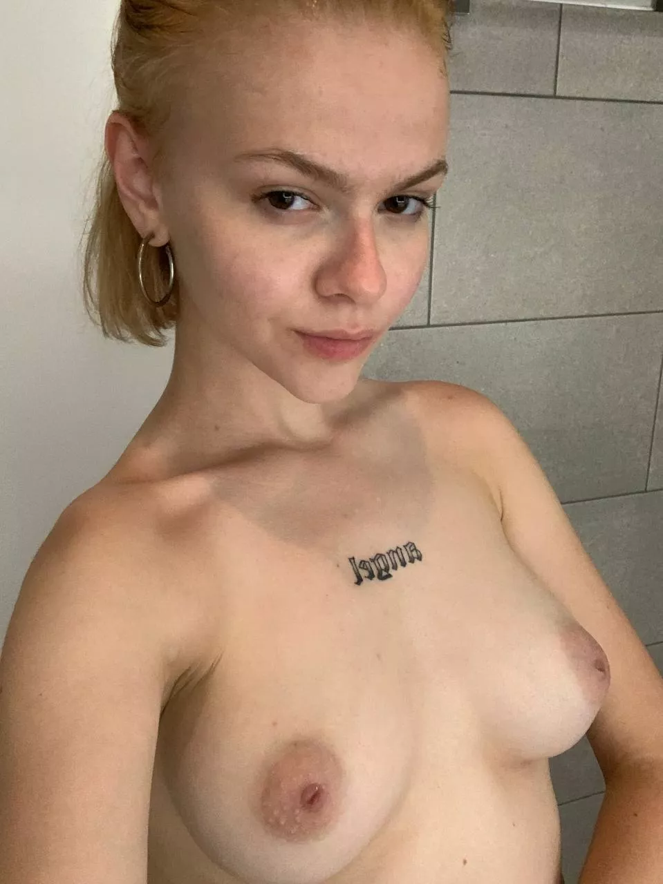 Blonde babes is your type? ;)