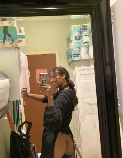 boss makes a dollar while i make a dime, that’s why i take nudes on company time