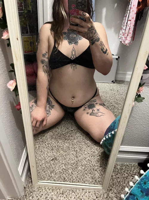Cum get a taste of me 😈 OF ⬇️ 50% off for the next 10 subs or msg me for content $$ 👀