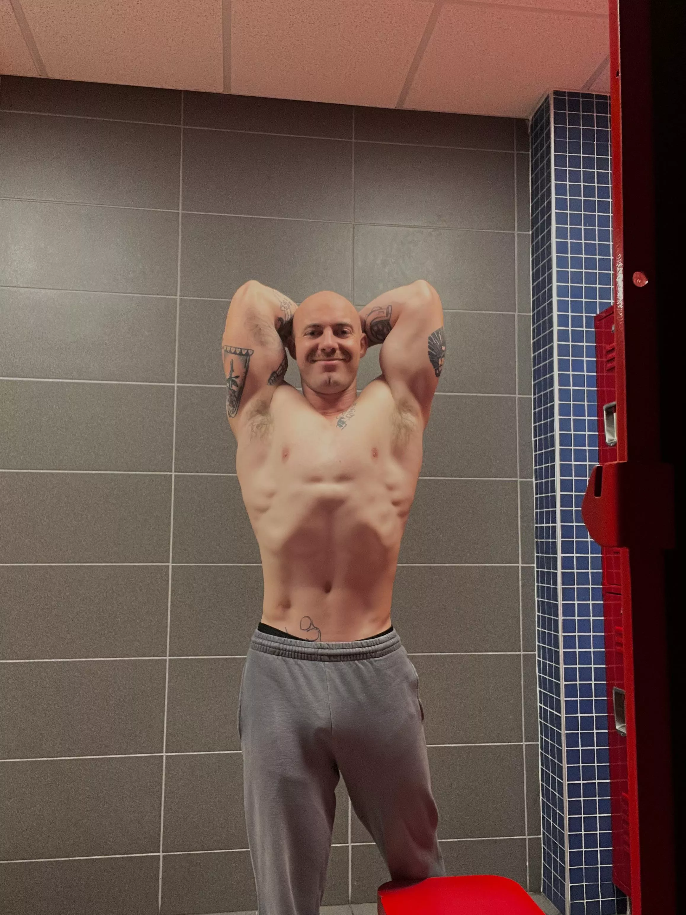 Do you guys like my bulge?