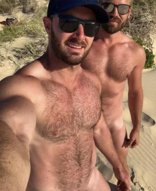 [Hunt] Anyone recognize the dudes in this pic? Found on IG.