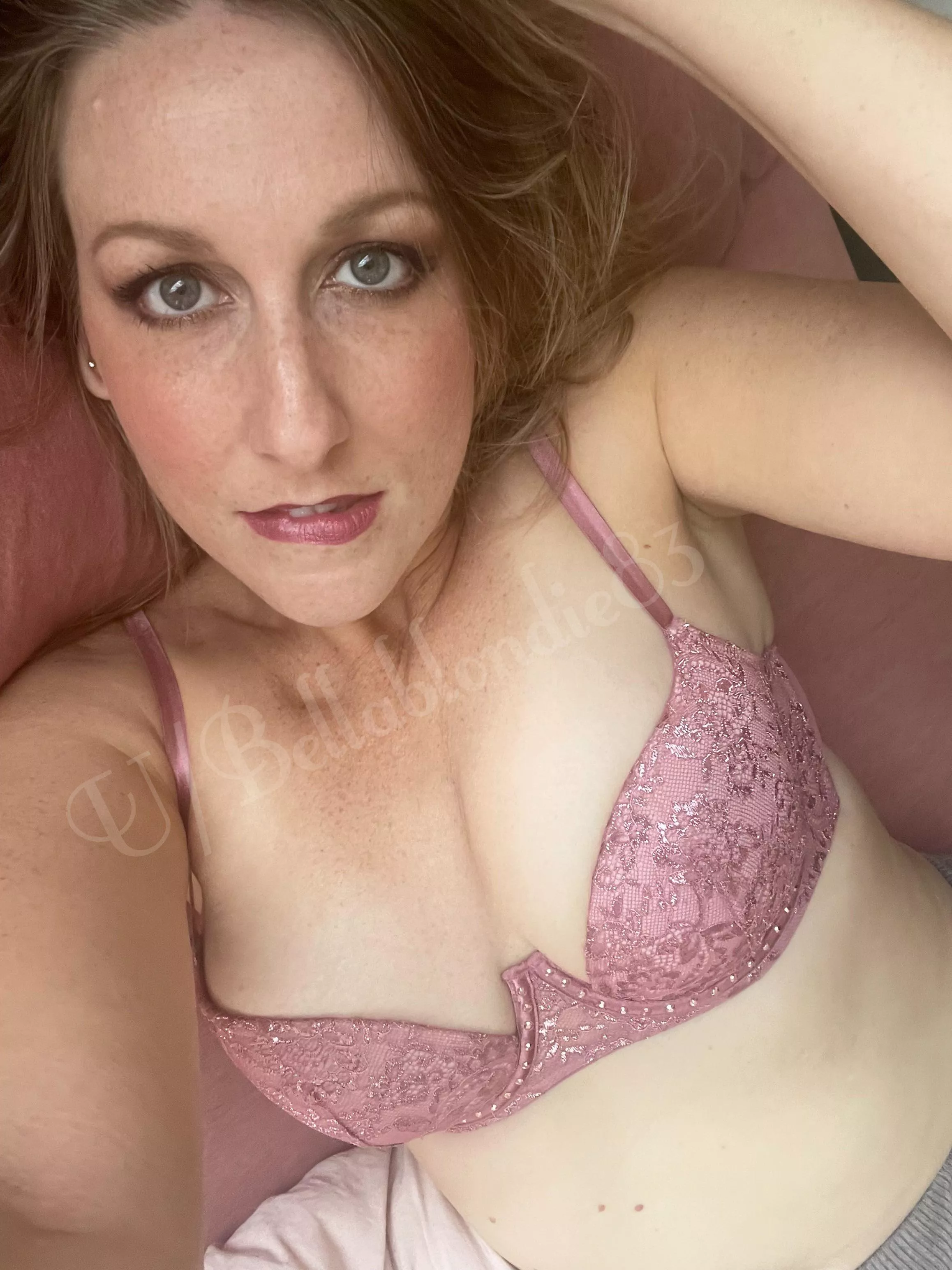 I love this color on me (39F)