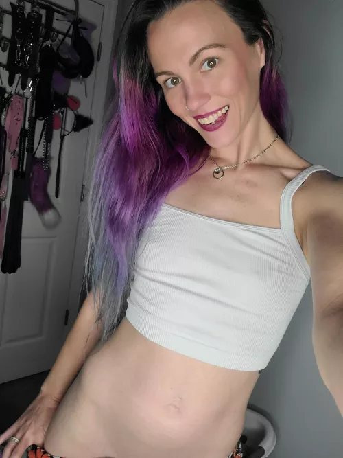 Just enough for you to see that hip 🥵 [F]