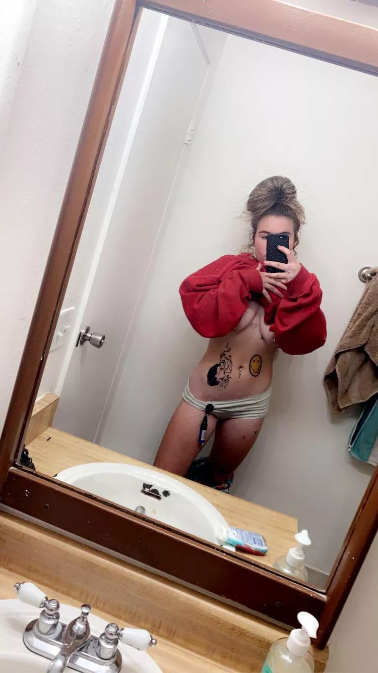 Missing my lighter leash and Vegas😭🖤😈19F