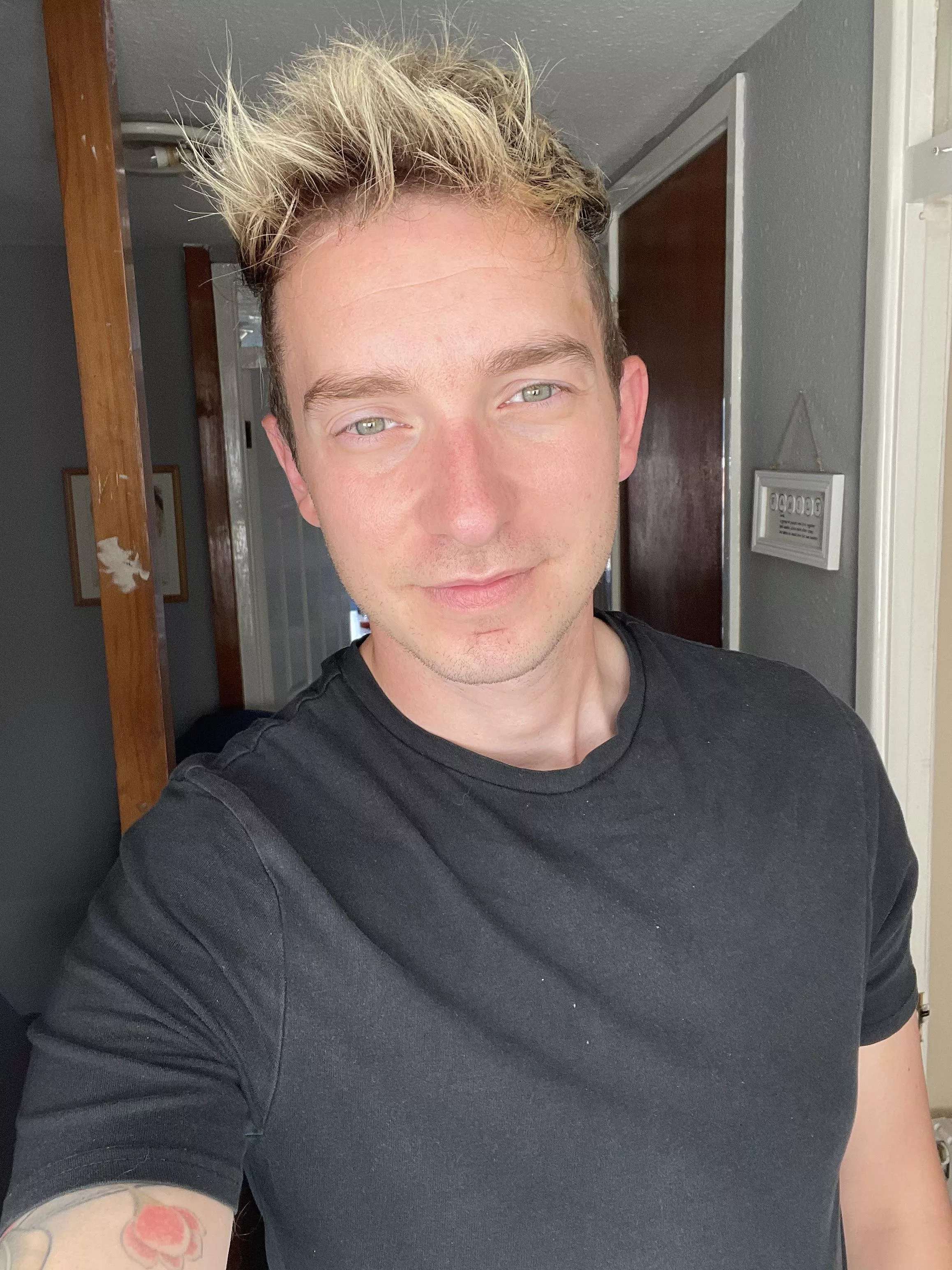 Morning gaymers 😃