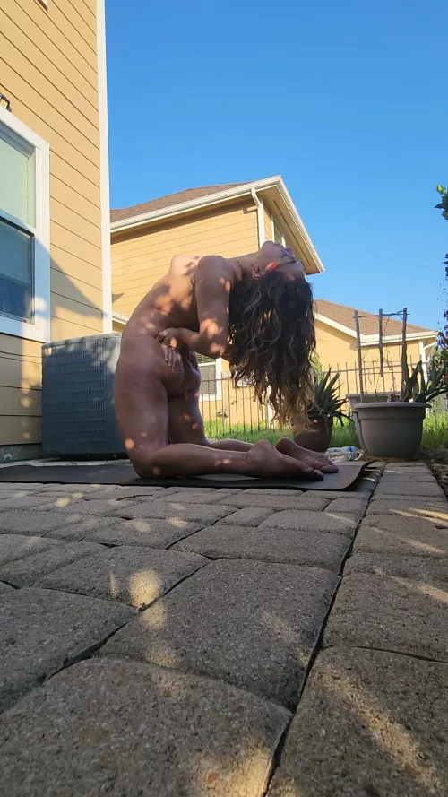 Morning yoga for an open heart ❤️