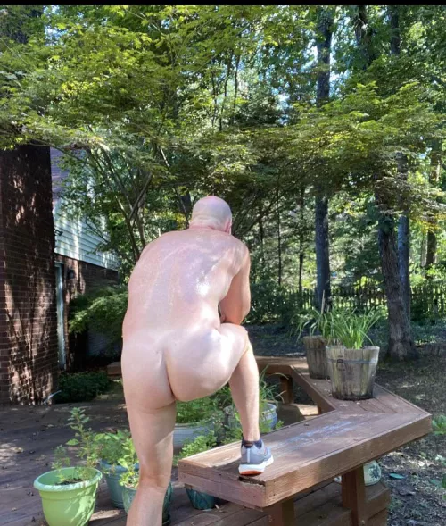 Outdoor PT, feeling like a “bu(m)” today.