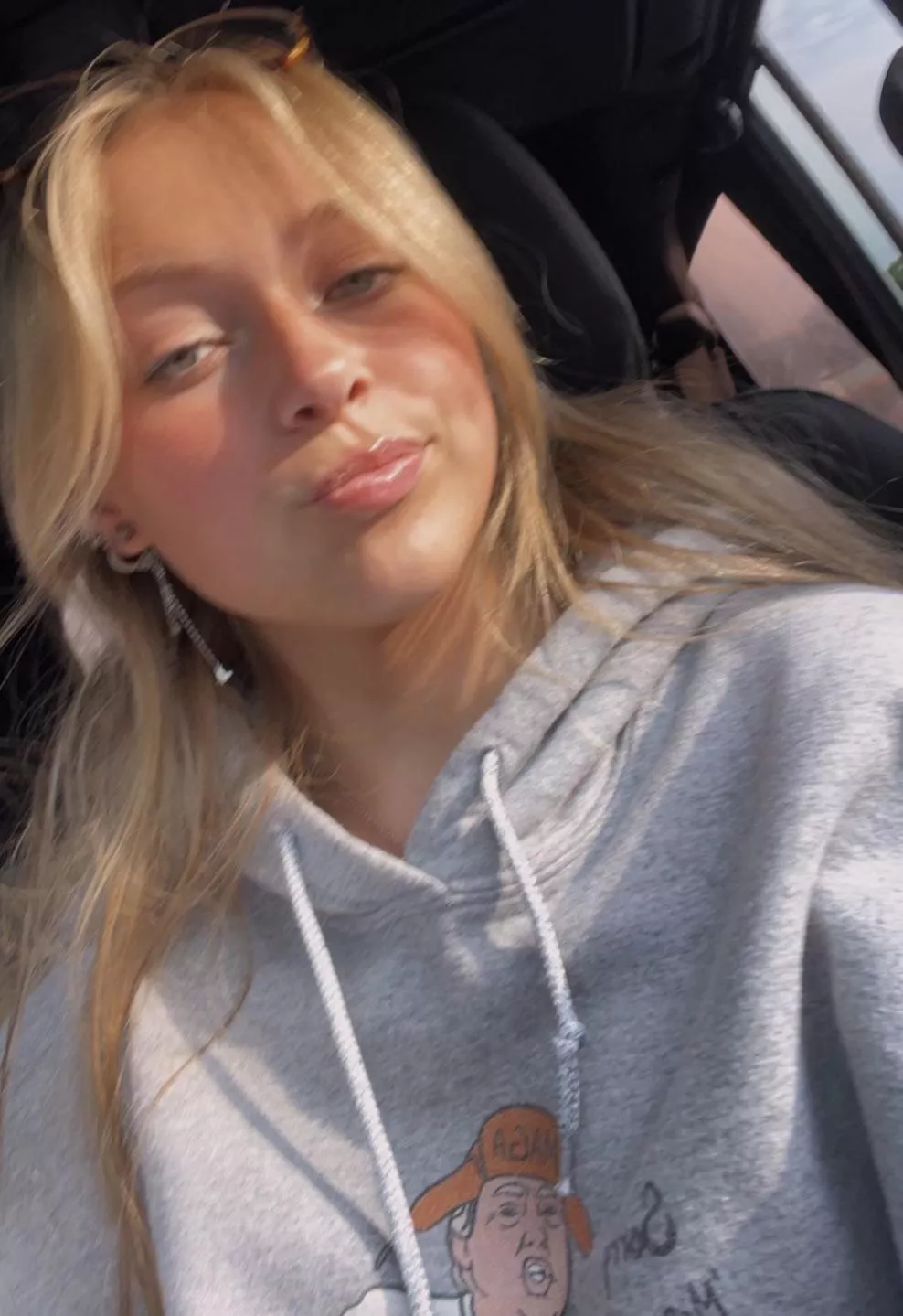 [reddit] who wants to play a game with my 64 irls where they 1v1 and u remix cock trib winner of every round trib on snap til there’s a winner dm me ur snap to play if u make it to the end I’ll feed u