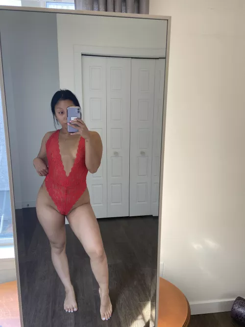 She eats up this set 🙊