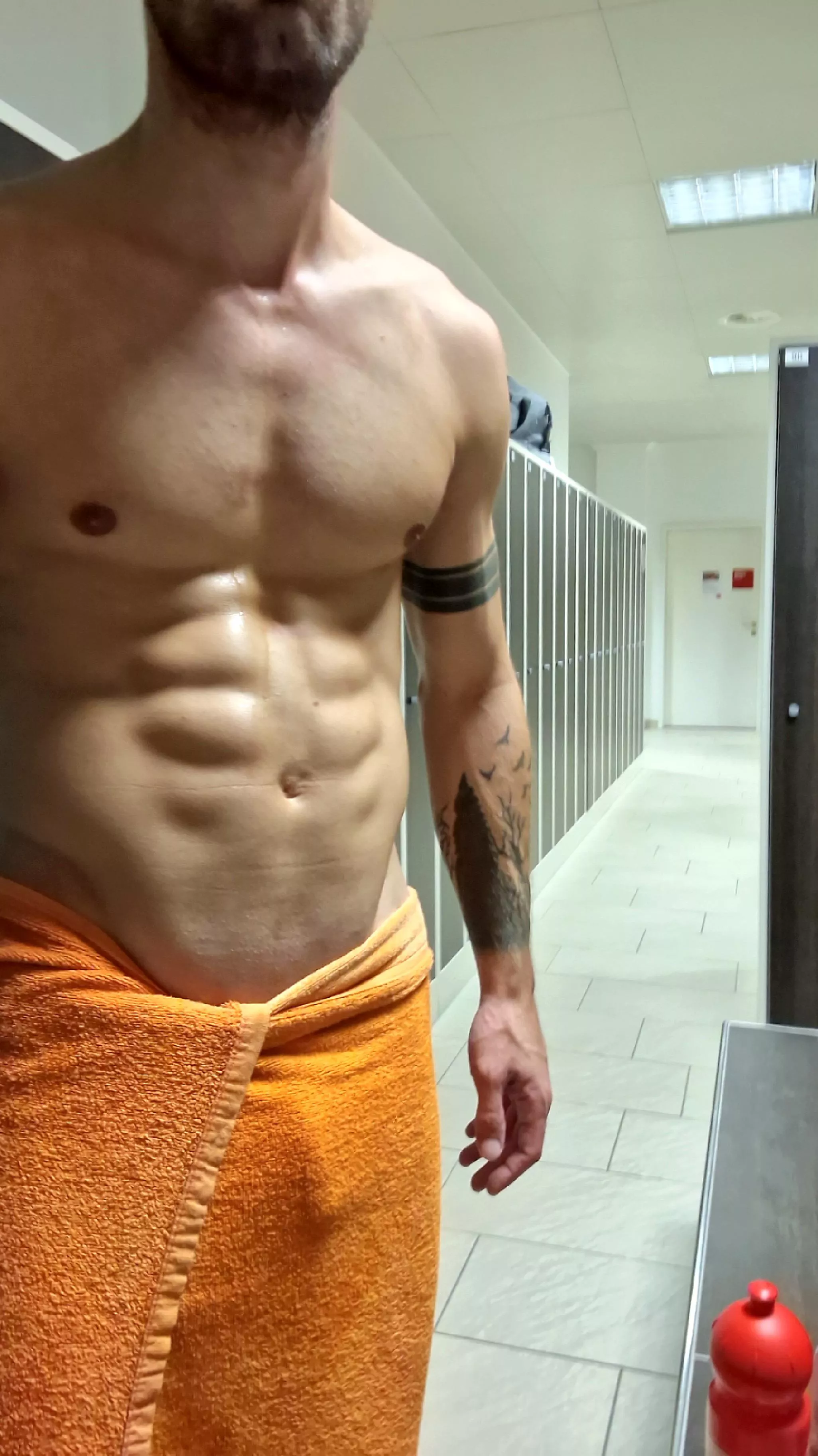 Sweaty after a hard workout 😈💦