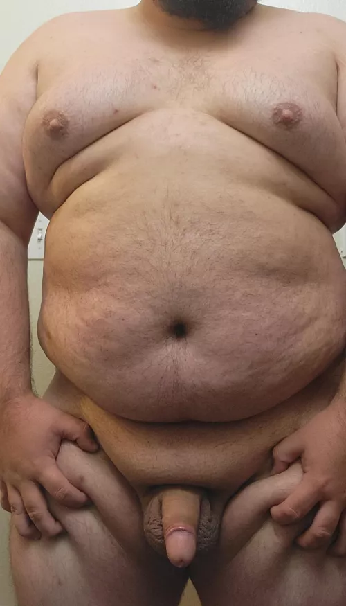 Thicc boi thighs 🤣. Who wants a squish....hehe