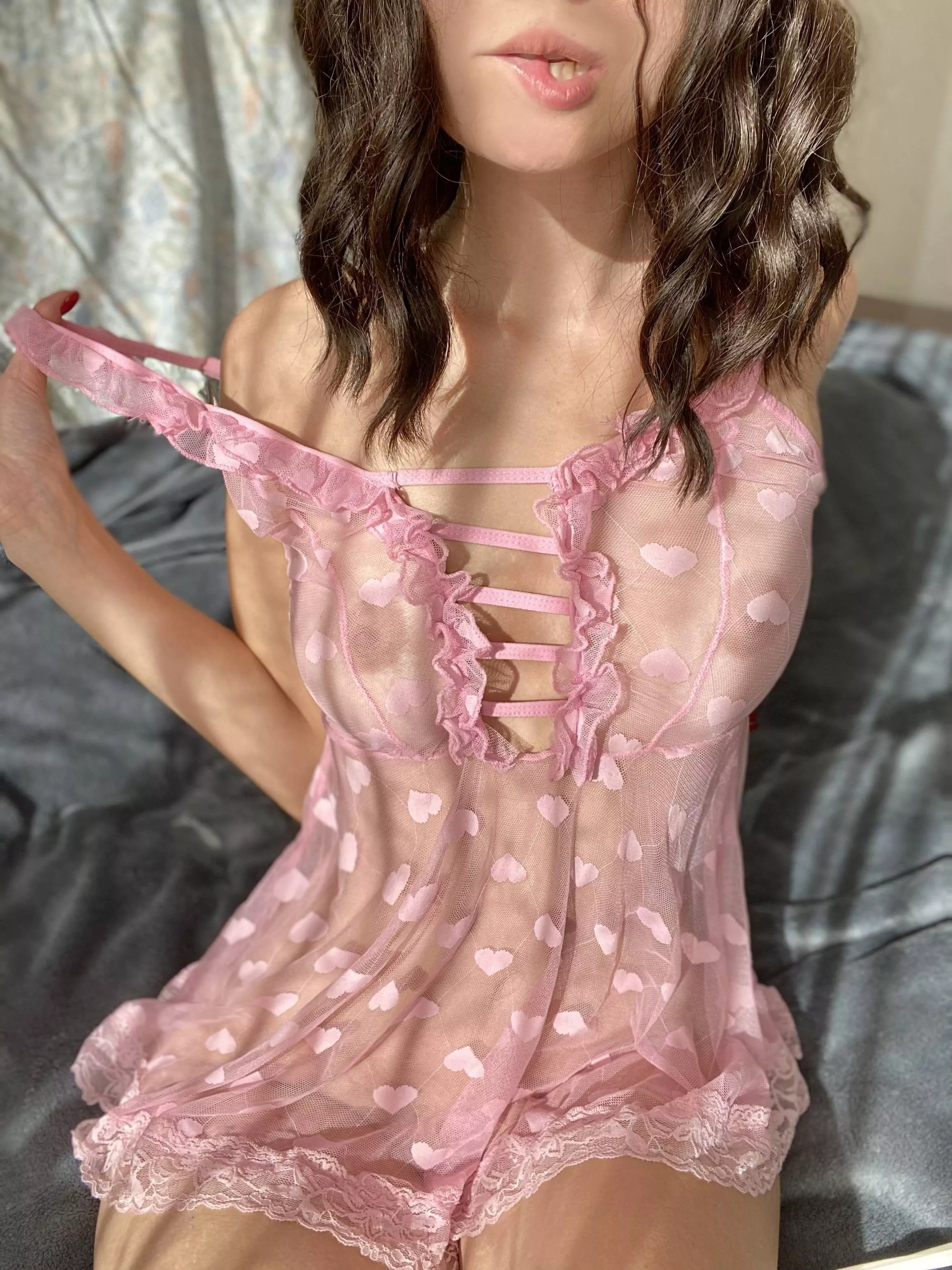 This dress looks good on me? 😏