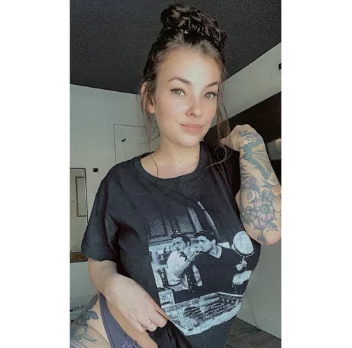 Trading 26 yrs old gf on here and tele! Dm sample