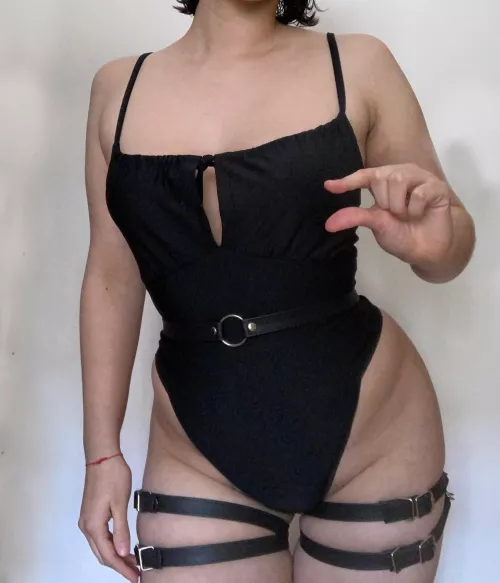 your clit is literally USELESS just look the size you have, what can I do with that 🍤? [domme]