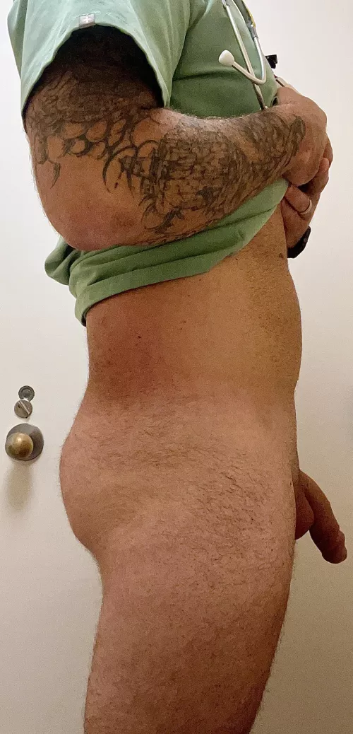 [38] I was just told I have a bubble butt… Thanks??? 😅😂