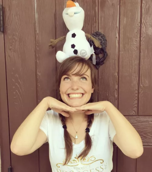 Can you make a teacher's day and cum on my face? ❤️