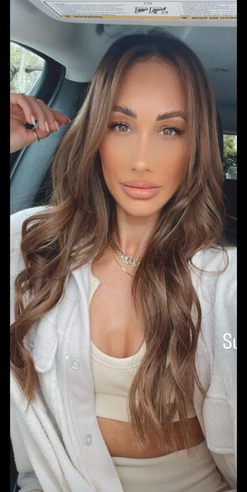 Carmella Holy shit 👀