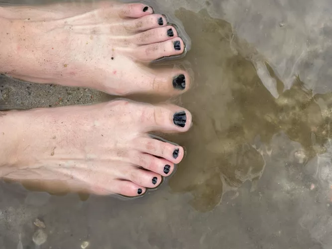 Do you like my dirty piggies 😋