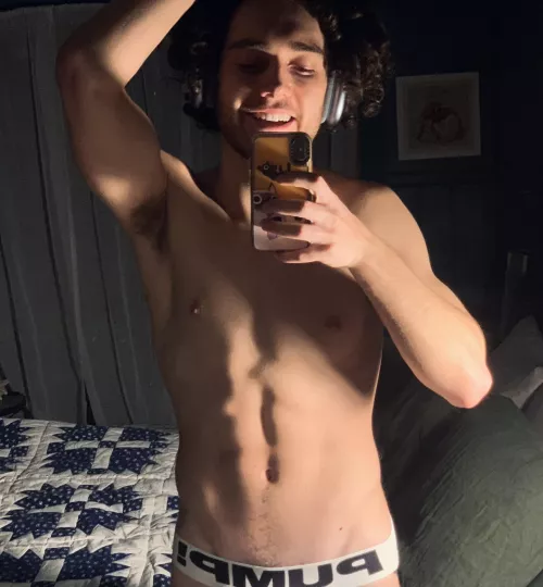 First day of having a personal trainer. He’s hot 😅