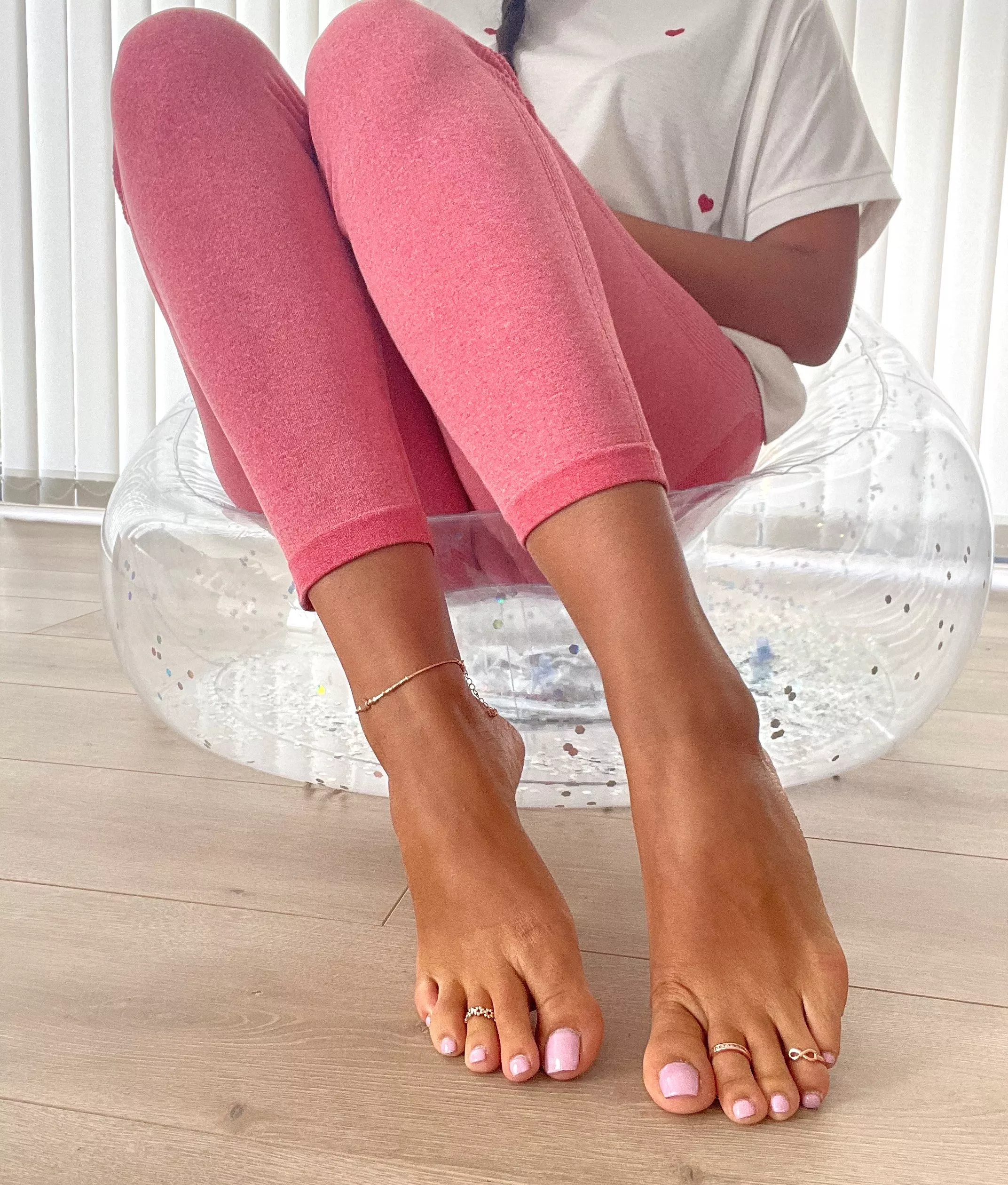 Fulfilling your wildest kinks 😘Join me on my free OF profile!