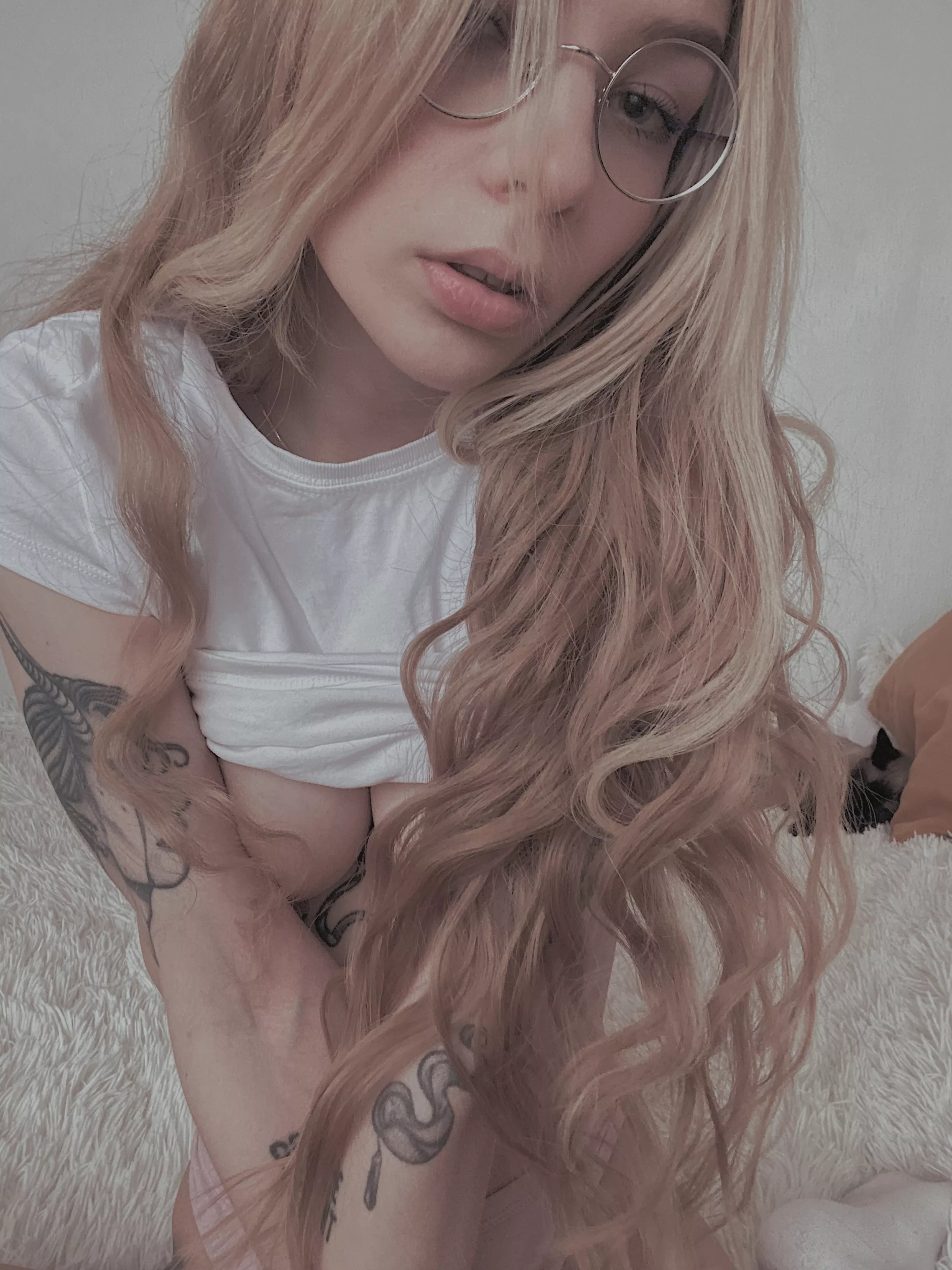 Hi Homies! I am LIVE! Right now! Link in comments! See you there!👄