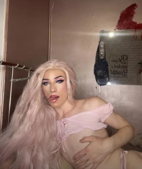 I dont have a girl name😔so if any of you guys know a cute name thats fit me please comment or dm me😍❤️