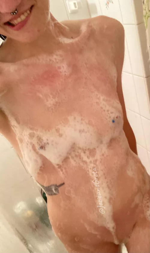 I have too much fun playing with the soap. 😏🤷🏻‍♀️