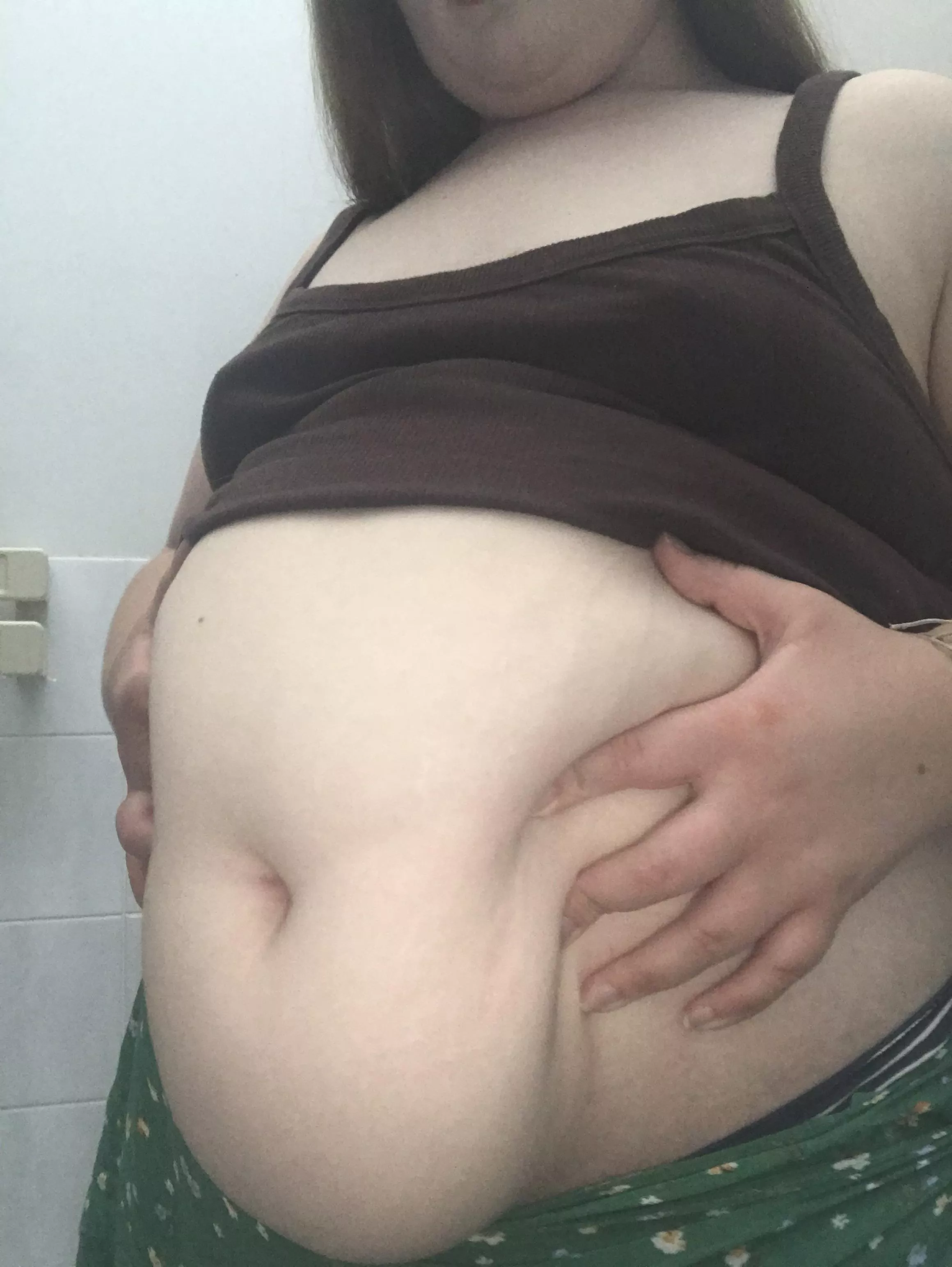 I think I may need a hand with grabbing it all😍🐷