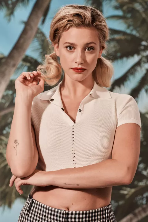 Lili Reinhart