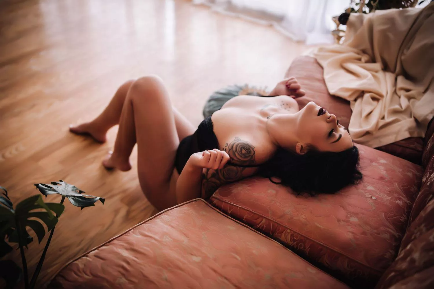 not a wedding but this is from a boudoir shoot I did. best comment can see them all plus more